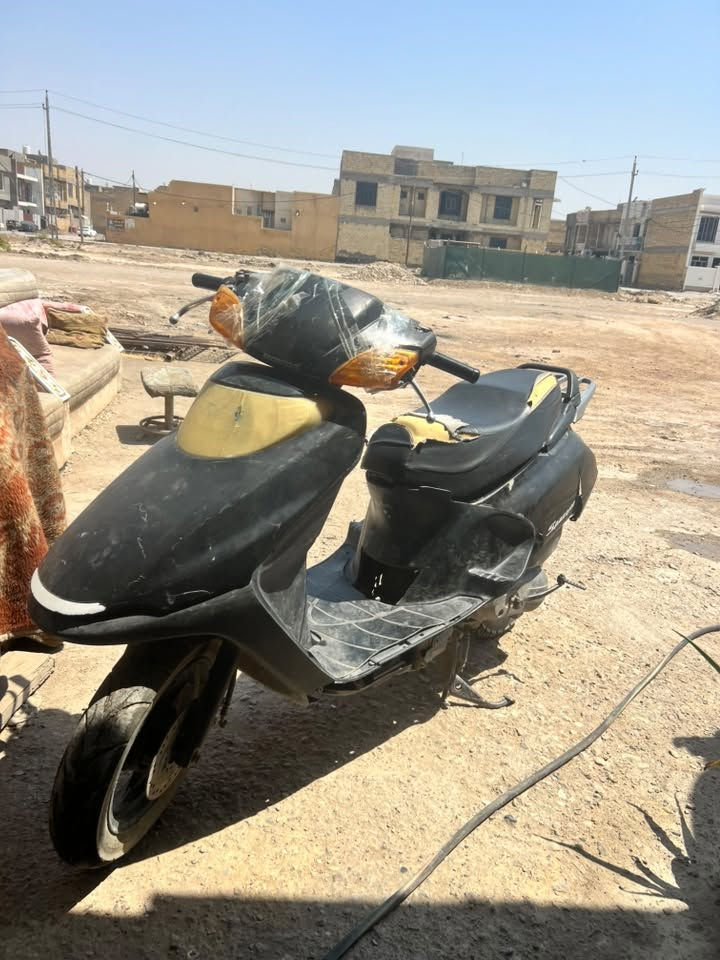سبيسي ياباني مكينتها نضيفه خير من الله عوزها كفرات وبريكها تعبان وهاهيه دراجه مال عر تخبل  سعر 300 للاستفسار ***********
