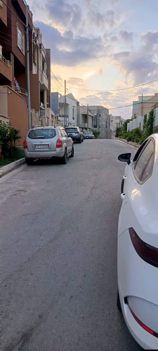 أرض للبيع في حي الحدباء توزيع البلديه 118الالف
موقع مميز جدا قريب من سايدين
200 متر واجهه 10 
سند طابو الزهور
شرط التحويل
شارع تبليط
المكاتبه مع الشرعي
لمعرفه السعر اكتب تم ليصلك على الخاص
للاستفسار زياره المكتب سايدين البحرين 
***********
***********
