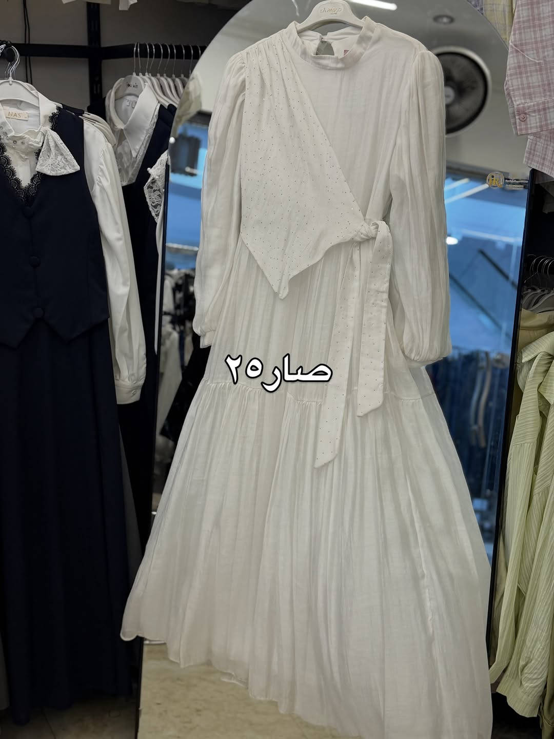 

نص مكتوب في الصور:
- بوست مهم ويفيدكم
- كل القطع بالبوست
- تخفيضات 50%
- صار ٣٠
- اخر قطعه ٣٨
- اسود اوف وايت
- مقاس ٤٠
- صاره ٣٥
- اسود بيحي سماوي
- صار ٤٠ اخر قطعه ٤٠ قياس
- ٢٥ صاره
- ٣٥ صار
- صارة ٣٥
- ٣٥٠ صار
- مقاس ٤
- صار ٤٠
- صار ٣٥
- صار ٣٠ فقط مشمشي ٣٨/٤٠
- ٢٠ صار