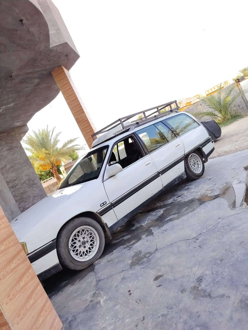 سلام عليكم للبيع فقط 
اوبل استيشن رقم كركوك مشروع وطني تحويل مباشر 
موديل 92 تبريد سبلت شغال ثلج 
كير ومحرك واكسل جدد 
صدر جديد جاهزه ما ناقصهه كلشي 
مكان السياره الانبار الفلوجه 
السعر 22 وبيهه مجال
***********
