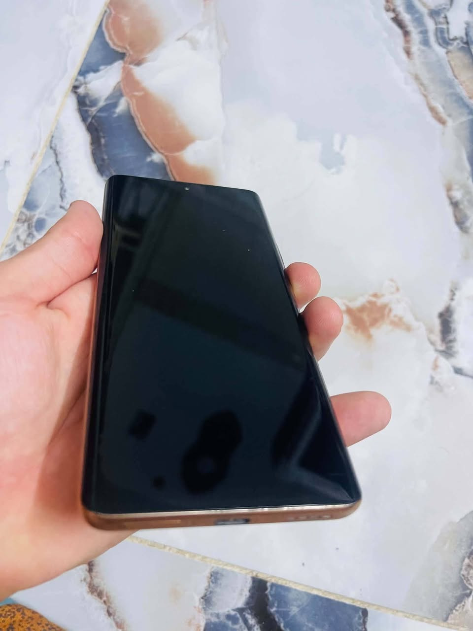 السلام عليكم للبيع جهاز ريلمي 11pro جهاز نضيف  5G مكاني حله بابل شارع 80 السعر 250 رقم الهاتف /***********

