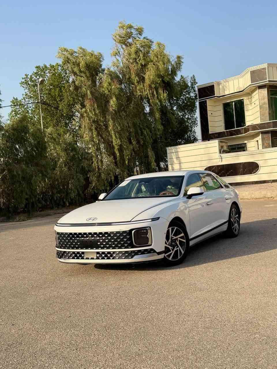 هونداي ازيرا موديل2024
غاز بلاد

تحدبد مسار

جنطه كهربائيه

كرسي ذكي 

وبعد مواصفات هواي 

ماشيه ٤١ الف 

سياره كلش

فول مواصفات باستثاء البانوراما 

((مكان السيارة النجف 

تم تنزيل السعر
سعرها حلو تجي تشوفها وبيك خير وتدلل ما اقصر وياك �ً

الي ما تعجبه اسال الله ان يرزقك بلي احسن منها 

السيارة بيها حادث جهة العبري 

رقم اتصال او واتساب ***********
