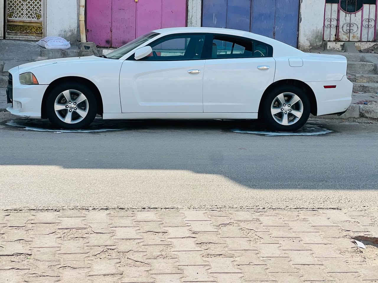 جارجر ٢٠١٤ • بدون ايرباك • لايت زنون