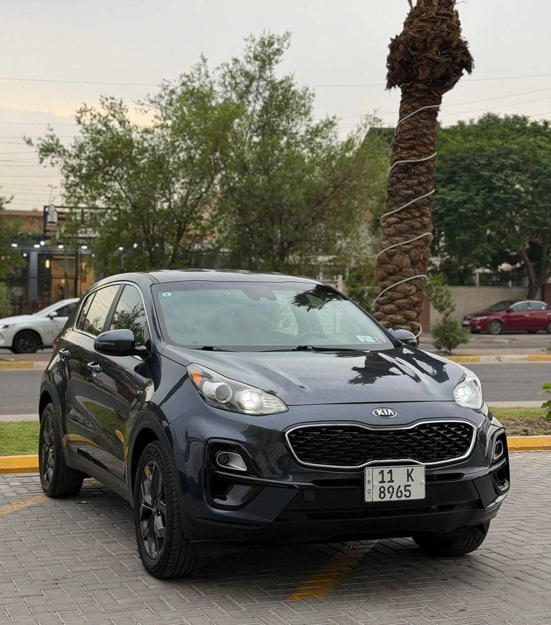 السلام عليكم كيا سبورتج 2022 وارد امريكي ماشية 60 ألف km

السعر 🛑158 وبيها مجال بسيط 

السيارة كلين تايتل بدون حادث 
صور الحادث بالمنشور مرفوقه

رقم بغداد( مميز ) بأسمي تحويل ثاني يوم 

بصمات ثنين 2

المواصفات
رادارت امامي خلفي 

 
محرك 2400 مكفول وكير مكفول  
فور ويل AWD
كير تيبترونك شفتات ستيرن 
مري شفط 
٣ انظمة قيادة 
ستيرن تدفئة
دخول ذكي بدون مفتاح
نقطة عمياء 
نظام منحدرات 
تدفئة وتبريد كشنات 
كشنات كهرباء 
شاشة جبيرة 
ابل كار بلي 
تبريد بيانو 
مثبت سرعة 
ويل ٢٠ بلاك 
اشاير وترحيب لد بالمري
صندوق كهربائي 
حساسات امامي خلفي 
وباقي المواصفات

السيارة جديدة كلوب مامشتغل بالدشبول 

مكان السيارة بغداد حي الجهاد قرب مجمع النسيم 

للأتصال ***********
