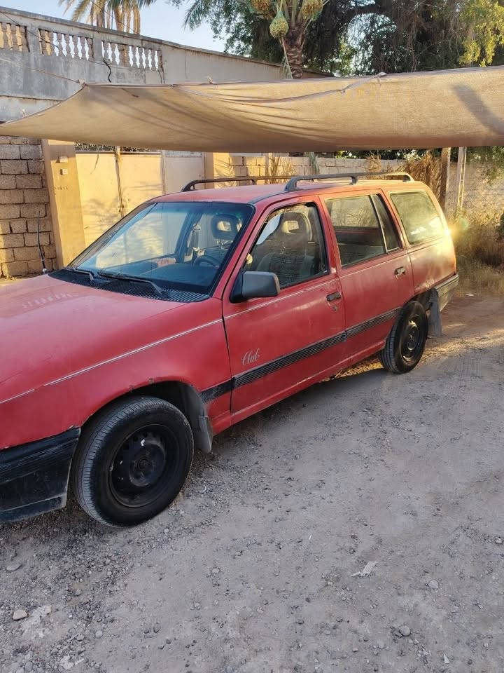 السلام عليكم اوبل كاديت للبيع كير محرك شرط ورقم صلاح الدين تحويل شرط وهاي النضافه بالصور مكينه 1600 مكان السياره سامراء للإستفسار ***********
