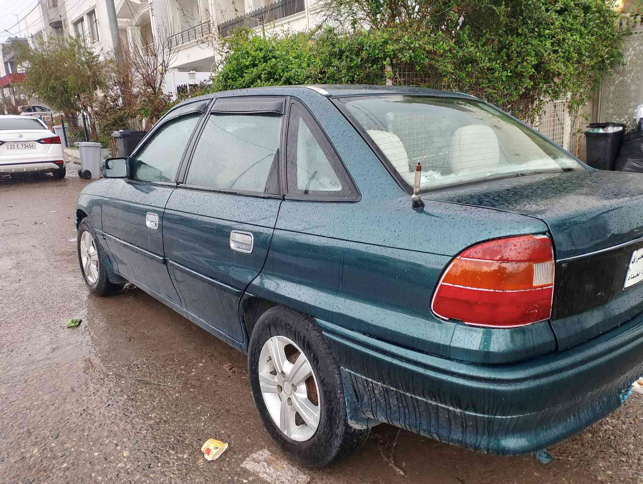 استرا • ١٩٩٤ • مكينة ١٦