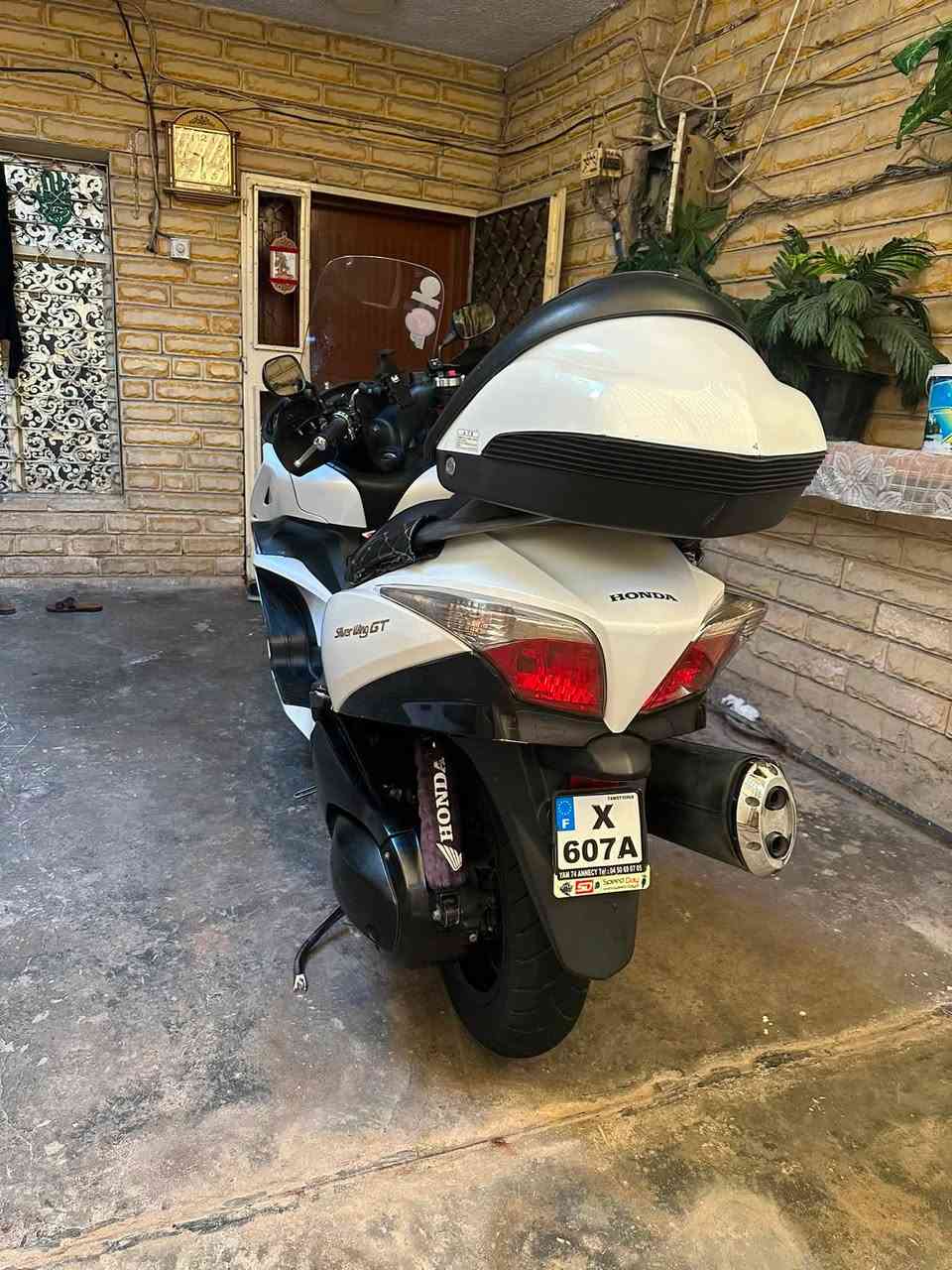 اسلام عليكم 

سلفر  ونج جيتي 600 فول مواصفات اي بي اس درايف مود تدفئه يدات 

مصدات هوائيه 

وياها 4 اسويجات 

ماشيه 31 

تخم تاير جديد قبل سبوع  شاده
بعده بل خط مالته 

منضومه زنون سعرها 100. 

 نيكلات بدبلات 

حامل اكواب 

وستان موبايل اصلي

 ملاحضه دراجه بدون جنطه السعر 23 وبي مجال حك جيتك 

مكاني بغداد شعب الهاتف ***********
