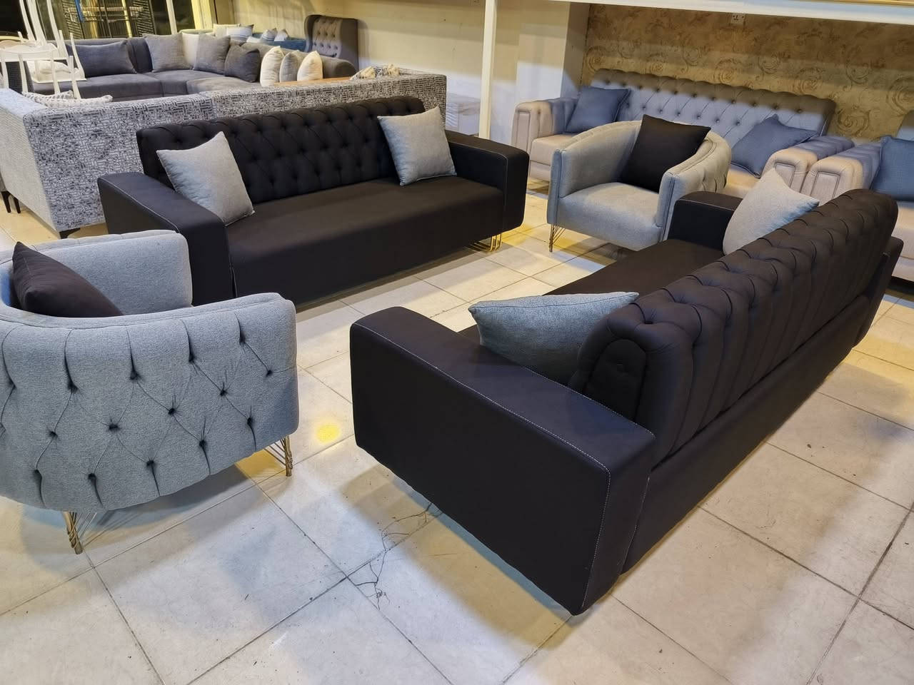 🛋 موبليات لا ماسو 🛋️
تخم تركي مستخدم ٨ نفرات بميزة السرير نضيف جدا بدون أي عيب 

يتوفر توصيل 🚚 الى جميع محافظات العراق
للحجز الفوري راسلنا واتساب☎️:***********  
📍العنوان اربيل سايدين المنارة مقابل سوق اللنكة الجديد مقابل عمارة F
⏰ يومياً من 10 صباحاً لـ 11 ليلاً ‎
