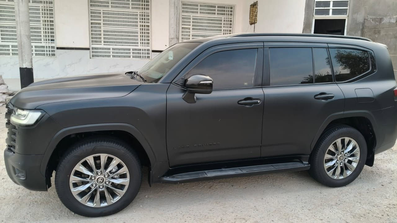 لاندكروزر VX • موديل ٢٠٢٢ • ماشيه ٤٤٠٠٠