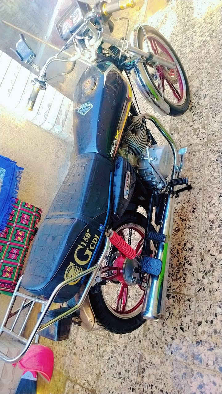 دراجة سفانا 5 كير محرك خير من الله ضفيرة جديده تاير خلفي جديد الدراجه رايدها ب 500 وبيها مجال  الاتصال على *********** بس على الخط ما بي واتساب
