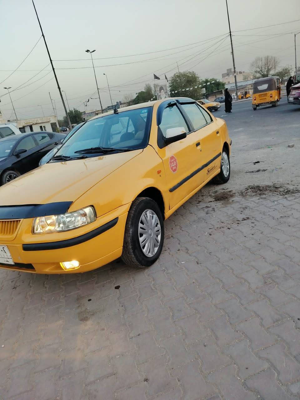 سلام عليكم ورحمة
للبيع سمند موديل 2011 
رقم بغداد مصفره هيئة وغرامات 
مكينه كير حداديه تخم تاير جدد
تبريد ثلج السعر 27ورقه وبيها مجال 
عنواني بغداد ***********
