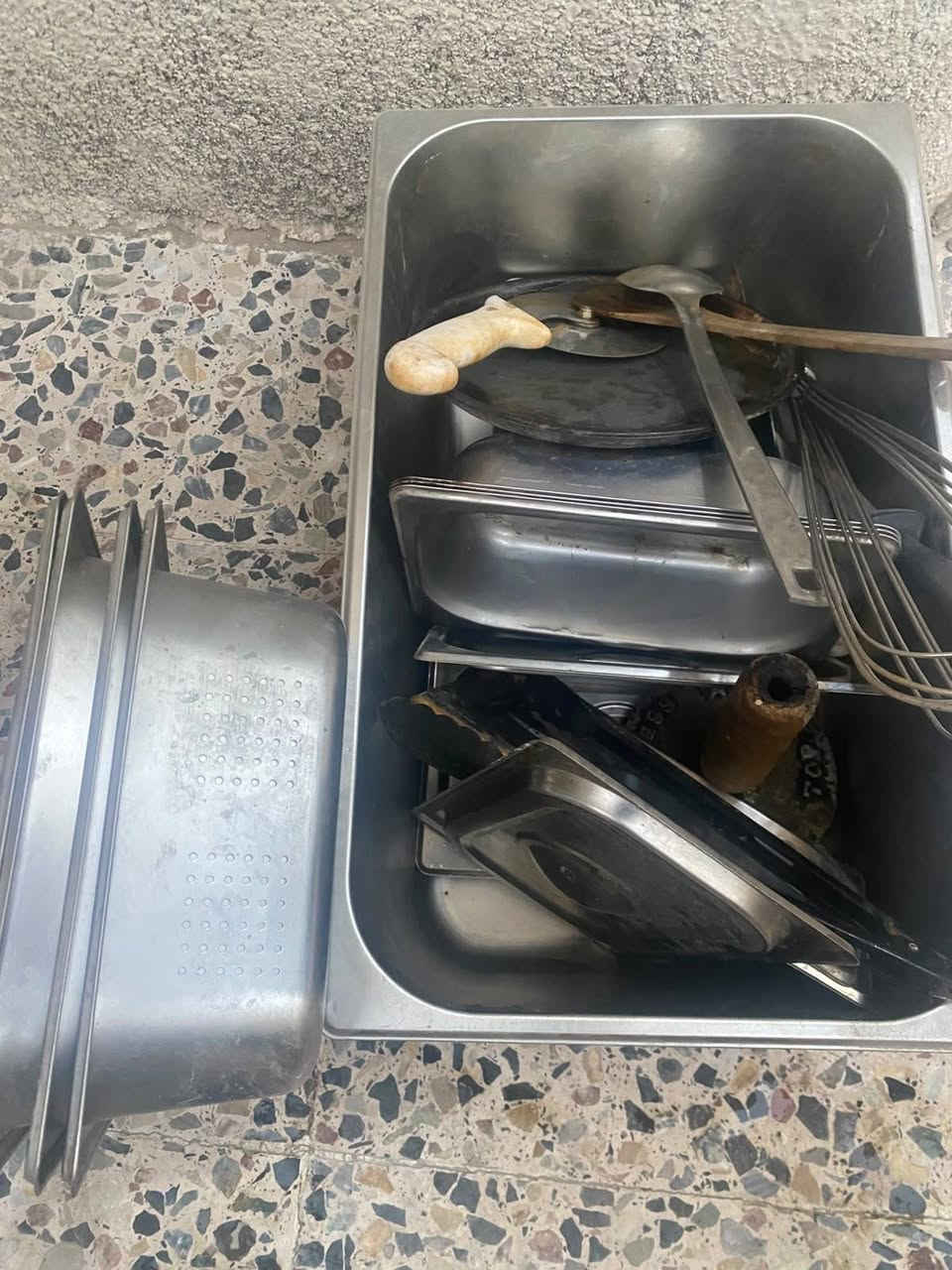 السلام عليكم،  گرين وحمايه ومحمايه تمن واغراض مطعم، سندفيش استعمال لفتره قصيره للبيع الاتصال *********** واتساب فقط
