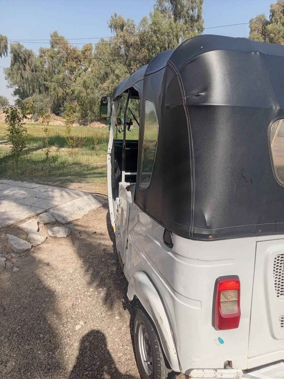 ي السلام عليكم تكتك للبيع موديل 22 رقم وسنويه بسمي تحويل ثاني يوم تكتك خير من الله الشراي يتصل ***********
