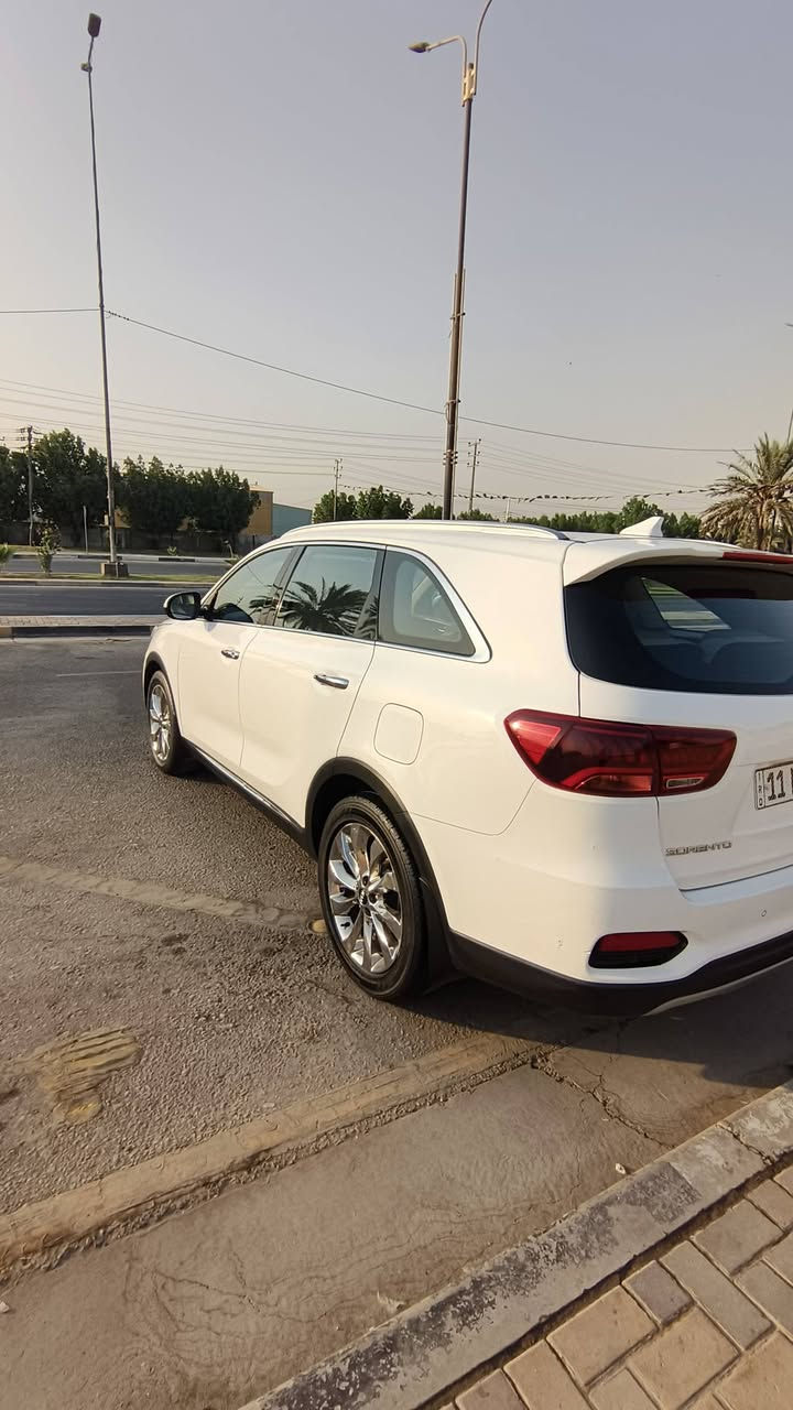 سورنتو ٢٠٢٠ شركه العامه فول مواصفات كفاله عامه من صبغ وتبديل وبارد وشخوط ماشيه ٨٣ الف حقيقي وعل الفحص سياره من الزيرو لحد الان عدنه رقم بغداد بسمي تحويل مباشر مشروع وطني ورقم انكليزي مواصفات بصمه وبنوراما كشنات كهرباء لايت زنون وترحيب عن الاقتراب جنطه كهرباء ومري شفط محرك ٦ سلندر سياره جاهزه الاخير وتراي مال زيرو كلهه شركه كير محرك صدر تبريد ثلج كتلوكات شركه ادامه كله بشركة  توني مسوي ادامه عامه ملاحظه محرك مبدل واشر قبق ولفات مع تنظيف كيس للادامه فقط عواني كربلاء السعر(   ٢٣٥   )مجال بسيط الاتصال(***********)
