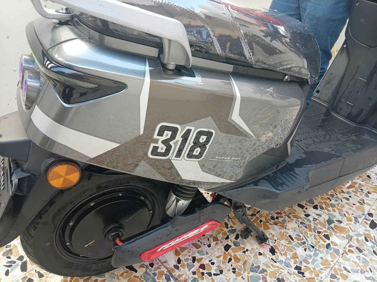السلام عليكم اخوان ماطور شحن 318 الماطور نظيف ملف 2000 ماطور نظيف السعر 675 مطور شرط بعد التجيك فحم في فحم موقع موصل ايمن ***********
