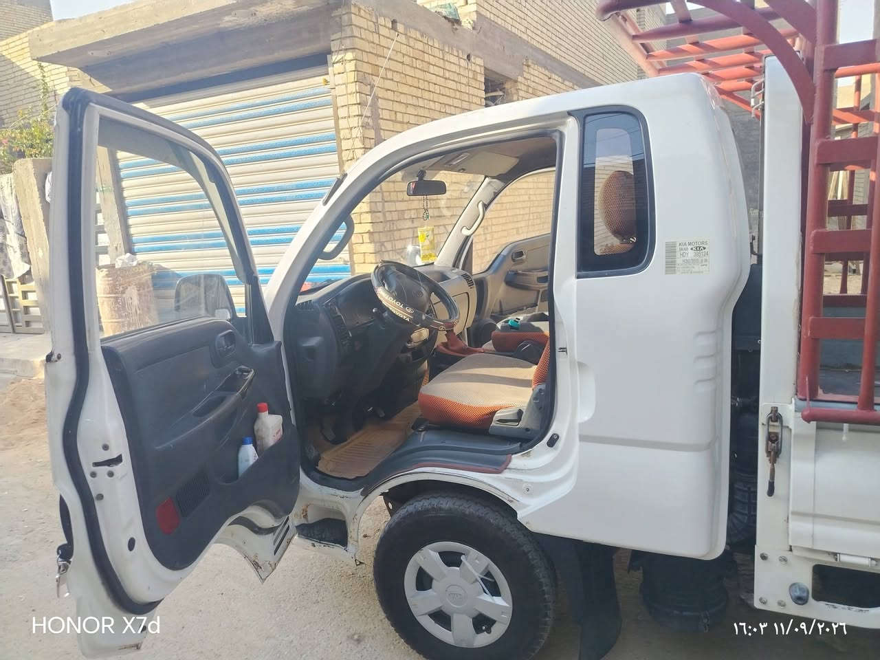 كيا حمل موديل ١٠ بابل
باسمي شخصيا كامله
تخم تاير شاصي اكسل مكينة مكفول تراي وين يعجبك
بس الباور الصونده طكت وبدلتها وصار ثكيل
محجر قبل شهر فصلته 
مكاني بغداد ***********
