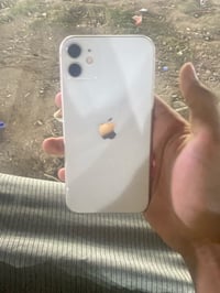 آيفون ١١ عادي  مبدل شاشه نوعيه متوسطه وبطاريه نوعيه زينه