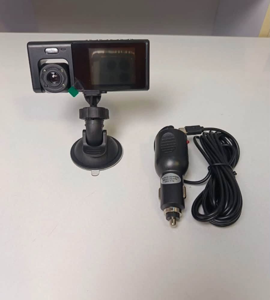 داش كام بسعر 25 ألف والتوصيل مجاني 
إي استفسار خاص

نص مكتوب في الصور:
- X01-2CAM 2camera 1*1080P Dual Dash Cam NO WIFI 1*Car charger 1*Rear Camera 1*Manual USER MANUAL
- 2 Camera (No Rear Camera) WIFI DVR x 1 Charge x 1 User Manual User Manual x 1
- Insde 1080P
- Day and night shooting effect
- Day shot
- Rain shot
- Night shot
- Haze weather