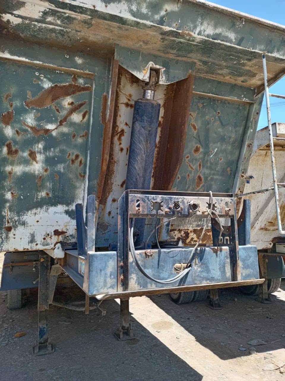 للبيع عربانه نساف تركية شركة CNC مكان الموصل أصل 3 دناكير وترهم 4 ذرعة 22 متر مكان الموصل للاستفسار اتصل السعر 78$ ورقة بيها مجال ***********/***********
