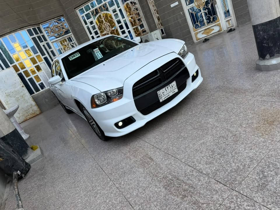 السلام عليكم
لبيع دوج جارجر مديل 12 رقم بغداد تحويل ثاني 
 مكينة 3600 توويل وارد كندي داخلة كفالة بيها طخة بلجاملغ الخلفي ومصبوغ وبيها باب سايق تبديل فقط سيارة كفالة ضربة شاصي لغد ايرباك بجم كبس سياره جاهزه بدون نواقص مكينة جديدة كير طيارة اكسن منضومة تبريد حدادة لوك  تخم تاير ويل خليجي 18كاملة بدون اي نواقص 
السعر 130وبيها مجال لشراي 
مكاني بصره قضاء القرنة بني منصور 
لاستقار//***********
