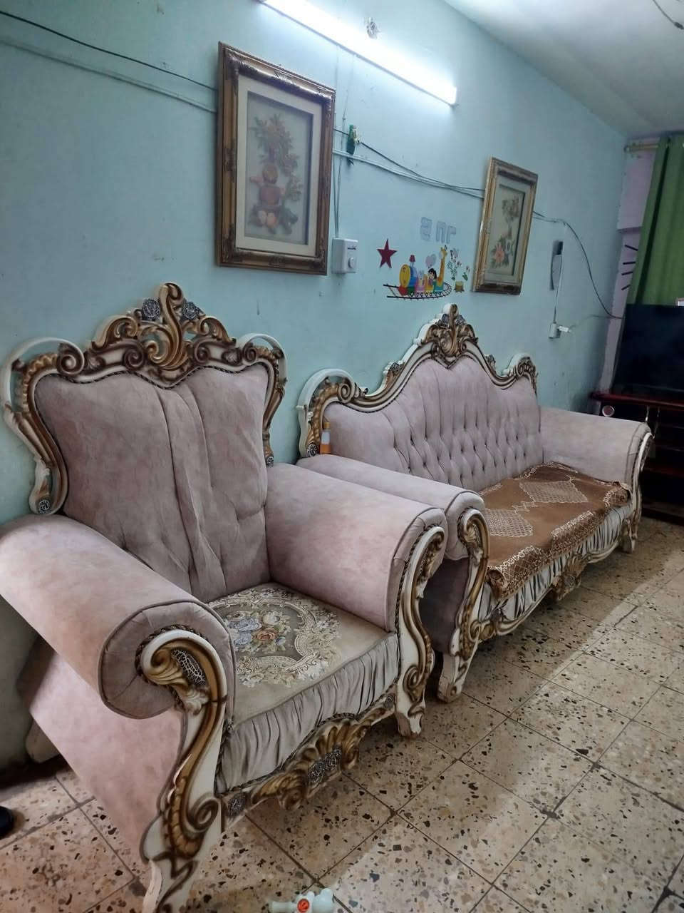 السلام عليكم تخم للبيع 9مقاعد للبيع بي ضرر بسيط السعر 100الشراي يتصل على الرقم ***********
