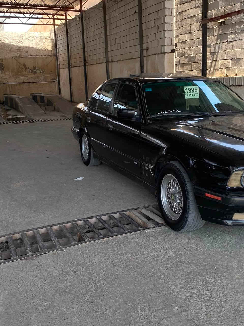 سلام عليكم بي ام 525اصل مسكر فانوس موديل 1993 بجم عريض كير مكينه شرط صدر خير من الله تايرات زوج امامي جديد والخلفي نص عمر فتحت سقف شغاله غرفه جلد سنتر لك رقم دولي شرط التحويل سياره عايزها صبغ وكماليات بسيطه سعرها 40 ورقه وبيها مجال للشراي مكاني سامراء ***********
