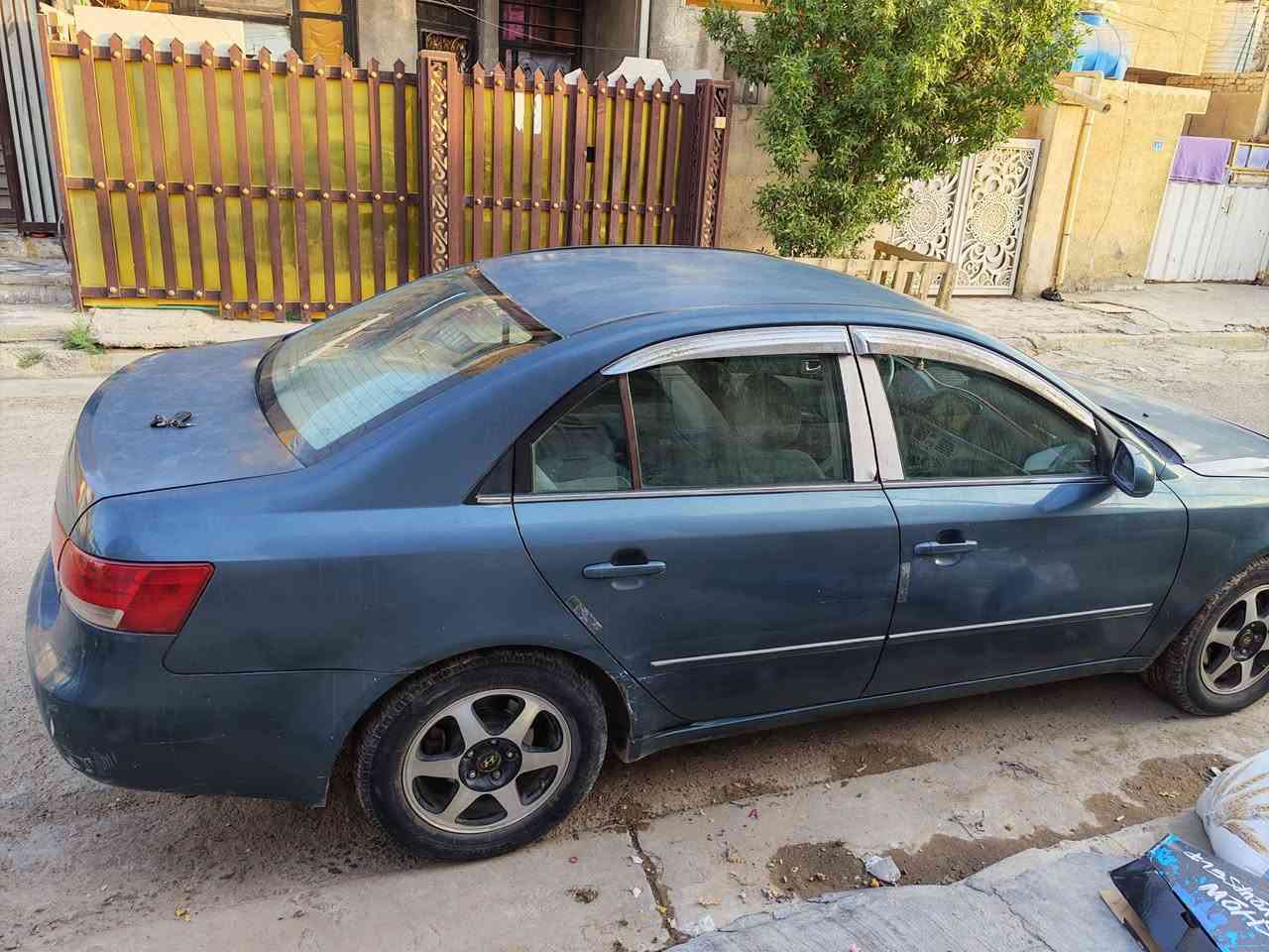 السلام عليكم 
للبيع سوناتا 2006 وارد كندي
ماشية 200 ألف
محرك 3300
6 سلندر
التبريد ثلج
ضررها بنيد طاير ومبدل بواحد بلادي
كامرة خلفية
مثبت سرعة 
تحكمها استيرن
شاشة اندرويد
مدخل USB
السيارة بيها تبخير
المكان بغداد الدورة
السعر 68 ورقة وبيها مجال
***********
