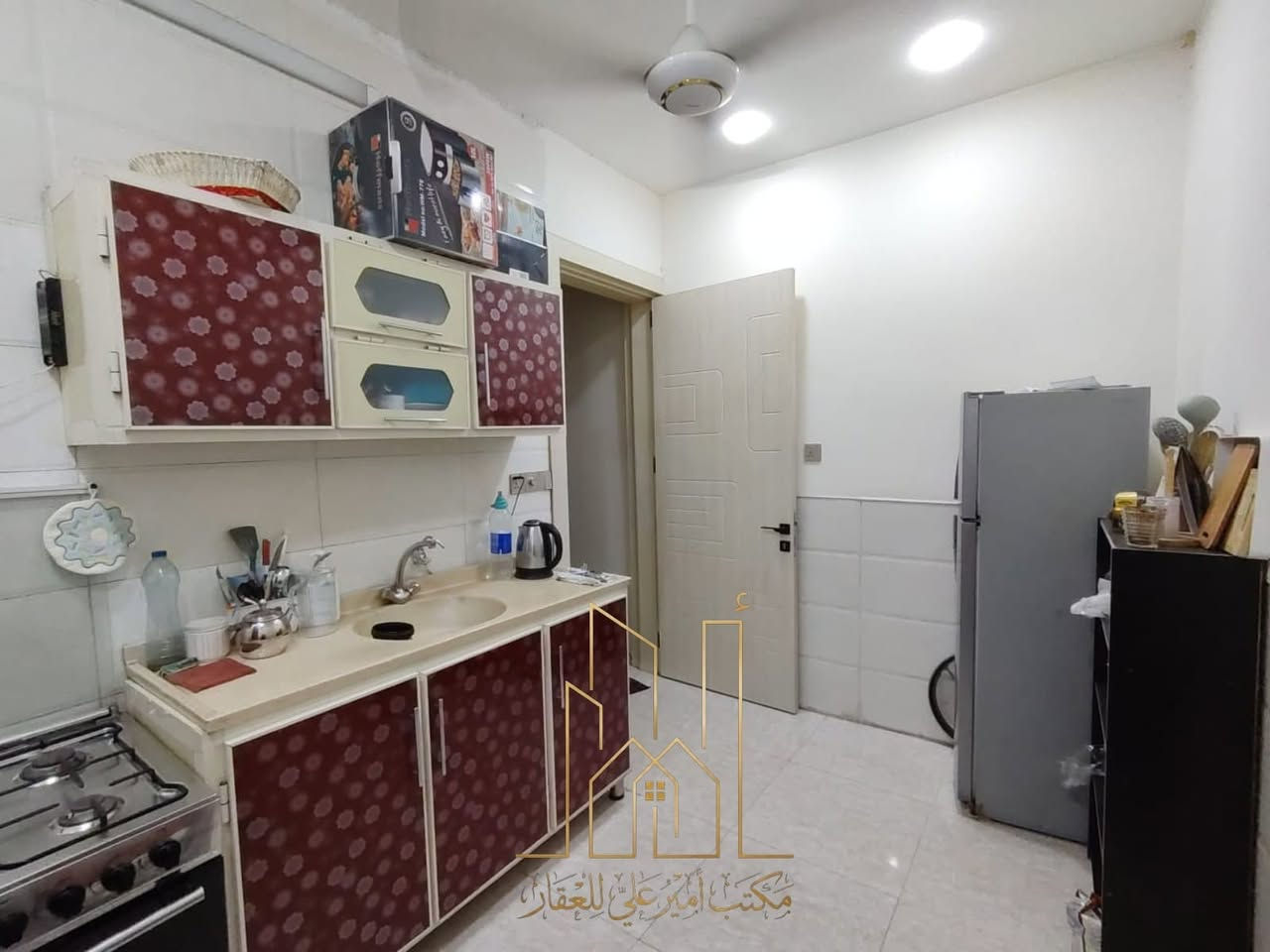 🏠 بيت للبيع – فرصة مميزة
📍 الموقع: علي الصالح محلة 406
المساحة: 55 م² | الواجهة: 4.20 م | النزال: 13م
🏗️ بناء حديث 2022 – ثلاث طوابق

التفاصيل: صالة ومطبخ وخدمات بالطابق الأرضي، غرفتين نوم وحمام بالطابق الثاني، غرفتين نوم وحمام بالطابق الثالث، وبيتونة وسطحين بالطابق الأخير.

📞 للاستفسار: *********** واتساب
مكتب أمير علي للعقار

#بيت_للبيع #عقارات_بغداد #علي_الصالح #محلة_406 #بيوت_للبيع
