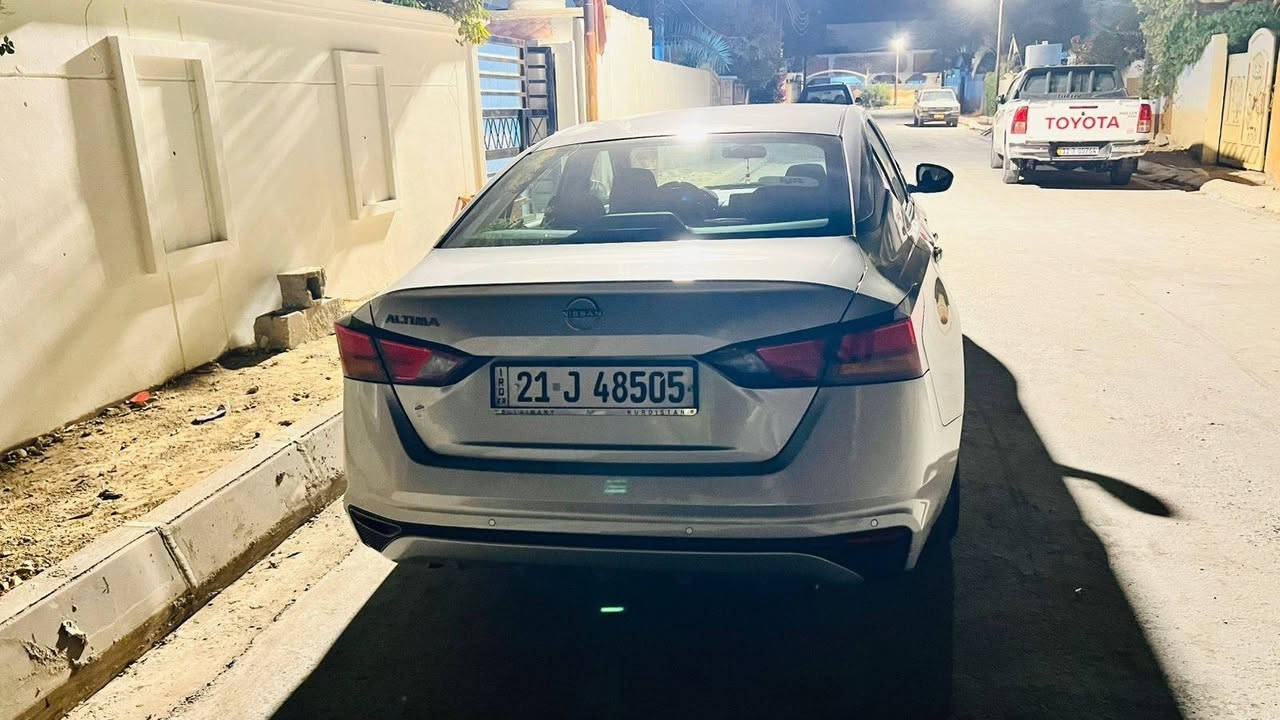 🚘🔥 للبيع نيسان ألتيما موديل 2024 أمريكي 🇺🇸

✨ كلين ونظيفة جداً — جاهزة

🔹 أمريكي كلين
🔹 بدون أي ضربة أو حادث
🔹 فقط بارد خفيف بالباب شبر شخط فقط من الدعامية للدعامية وكاله
🔹 بدون أي ضرر اخر
🔹 سيارة جديدة ونظيفة جداً
🔹 مواصفات S
🔹 رقم شمالي
🔹 تحويل ثاني يوم

⭐ المواصفات:
✅ بصمة تشغيل
✅ بصمة أبواب
✅ رادار جانبي
✅ رادار أمامي
✅ رادار خلفي
✅ رادار خلفي أثناء الرجوع ستوب
✅ شاشة صغيرة 
✅ تحكمات
✅ مثبت سرعة

💰 سعر مناسب 165

📞 للاتصال والاستفسار:
***********
