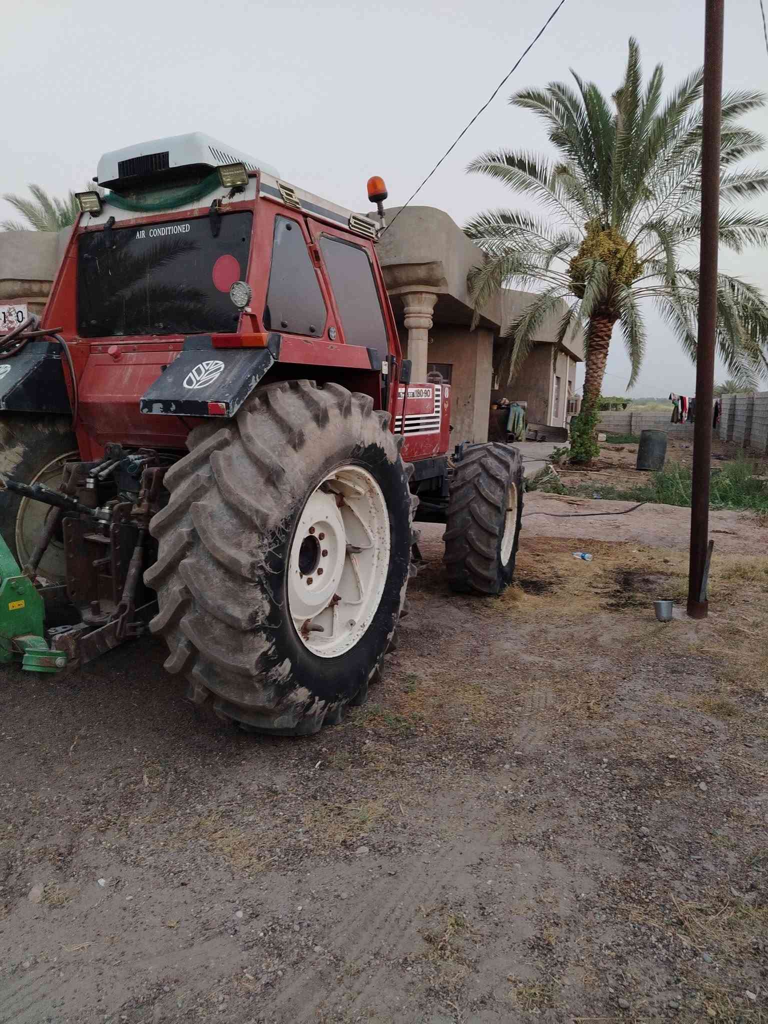 لبيع فيات حجم 180 اكسن بارز تكمه عريضه بك بل صفحه مكينه مكفوله سنويه بسمي هاذه رقمي ( ***********)
