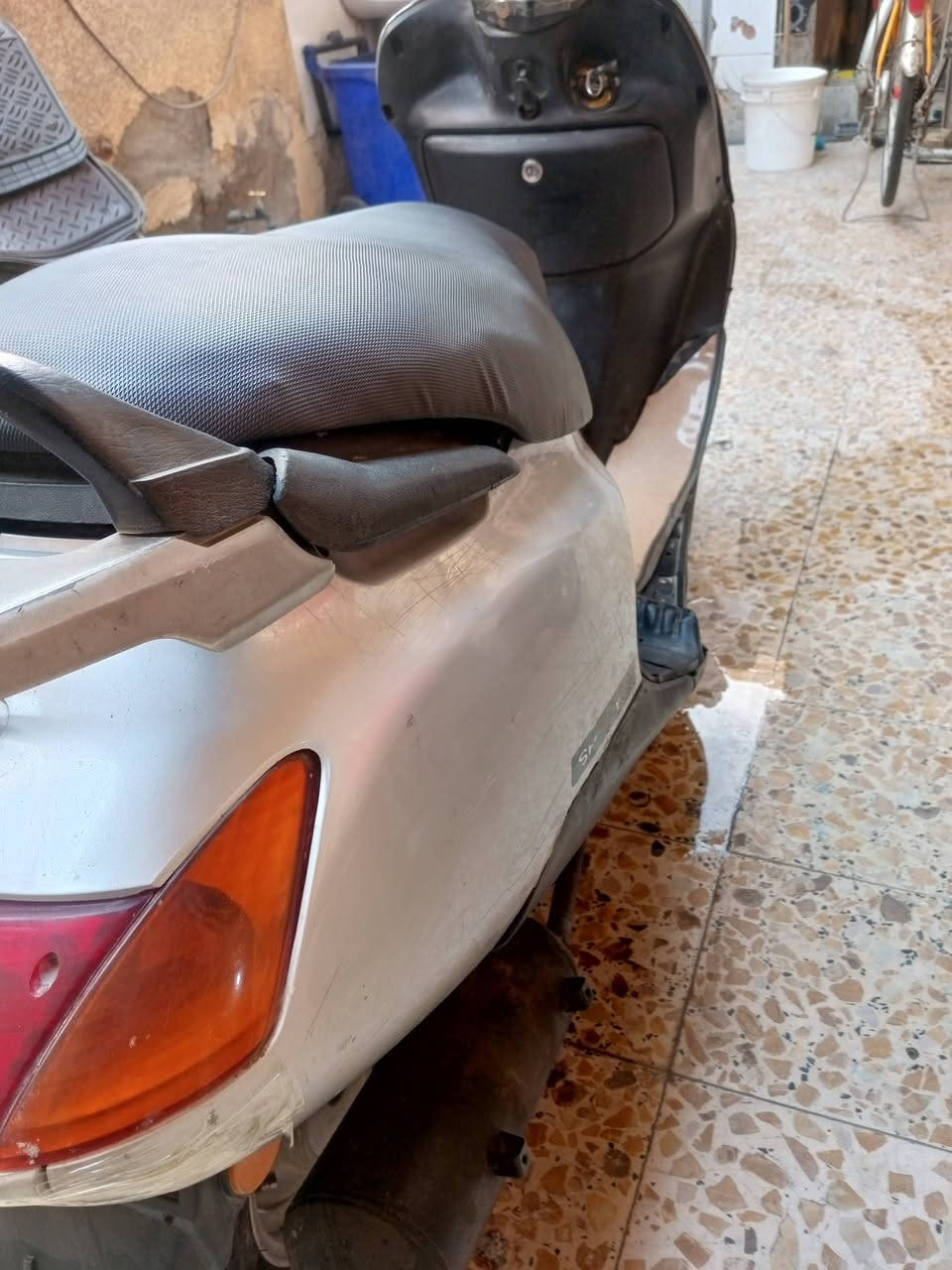 السلام عليكم دراجه سبيسي ياباني سرعه 100للبيع الدراجه حلوه وخير من الله شغاله سلف وهندر كهربائيات شغاله هورن اشاير لايت عالي ناصي بريكات امامي وخلفي شغالات مكينه بلاديه مكفوله كفرات بلاديه كابريتر بلاديه الدراجه ما ناقصهه شي السعر350وبيهه مجال حك الجيه مكاني بغداد مدينه الصدر الاستفسار على الرقم ***********
