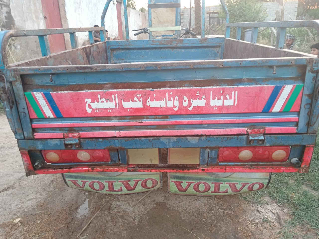 سلام عليڪم
ستوته دايوان موديل 2014 اوراق كامله 
محرك موديل 2025 جديد ممفتوح بيه برغي 
تخم تاير جديد كيه جبلي الاصلي 
كهربائيات جاهزه وشغاله كله 
السعر مليون و500 وبيه مجال حك جيه 
مكاني واسط قضاء الحي 
للستفسار الاتصال 
***********
