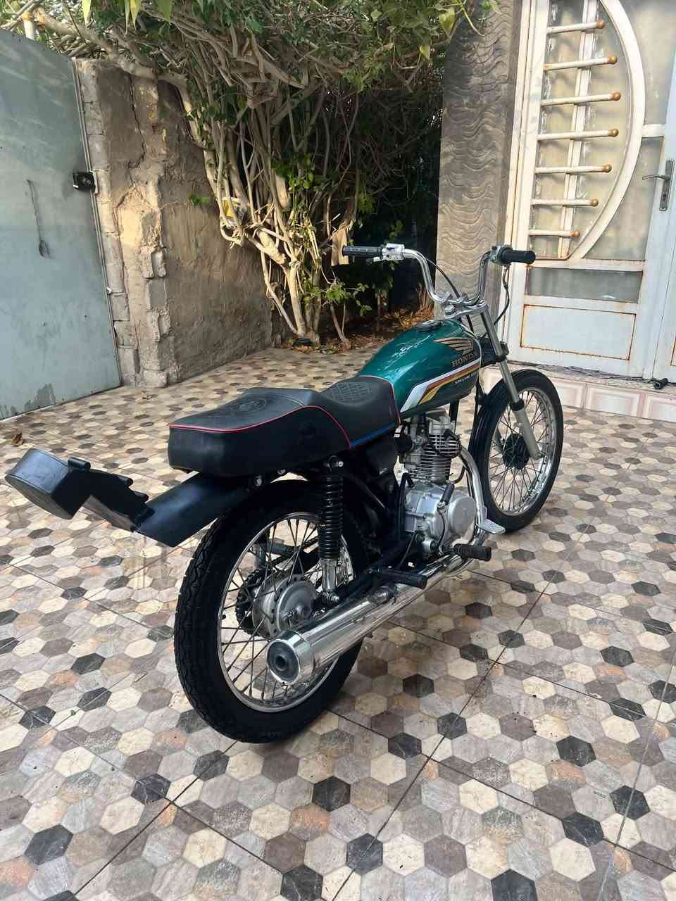 سلام عليكم دراجه شلامجه 23 مامفتوحه شاصي سيجي تايكر اوراق أصولي 20  ب500وبيه مجال مكان حله حي الجزائر واتساب ***********
