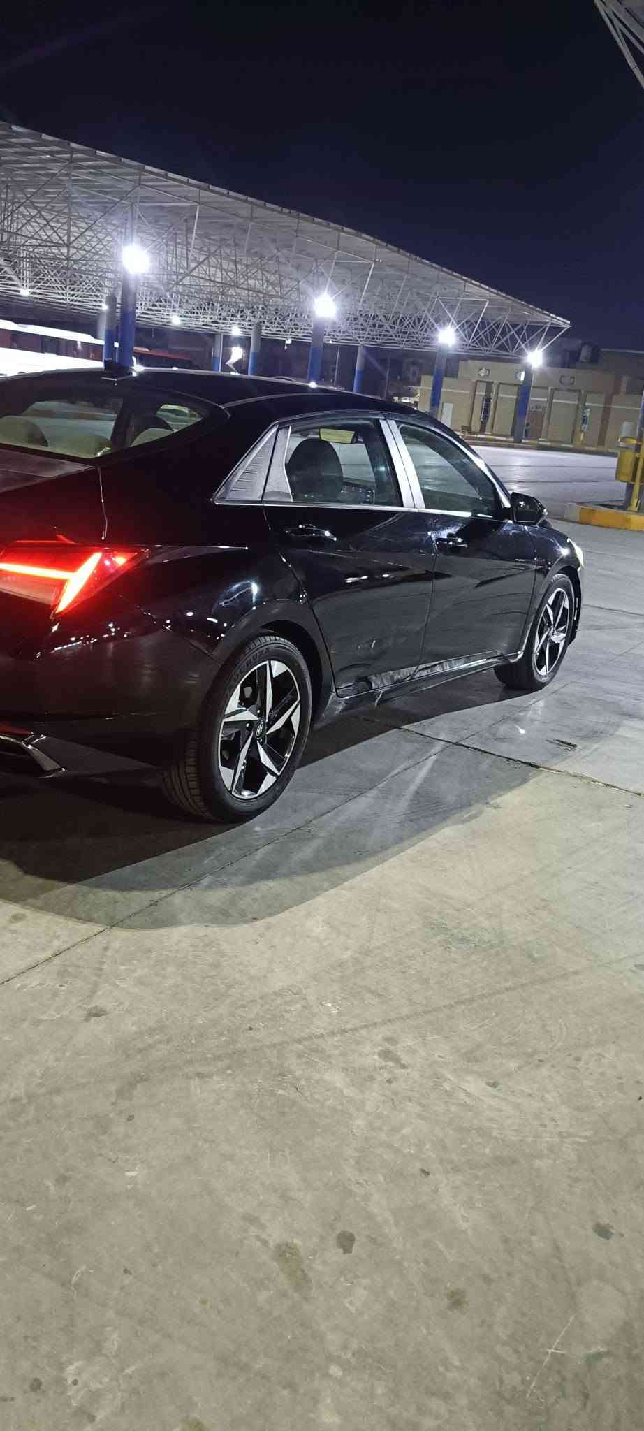 السلام عليكم انترا موديل 2021 وارد امريكي حادثهه خشم البنيد وجاملخ امامي فقط مكينه كير حداديه شرط  رقم اربيل اداورلك ثاني يوم***********
