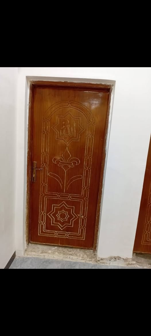 سلام عليكم بيبان خشب العدد ٣ سعر الواحد ب٥٠ بيهن مجال مكان كربلاء حي الوفاء ***********
