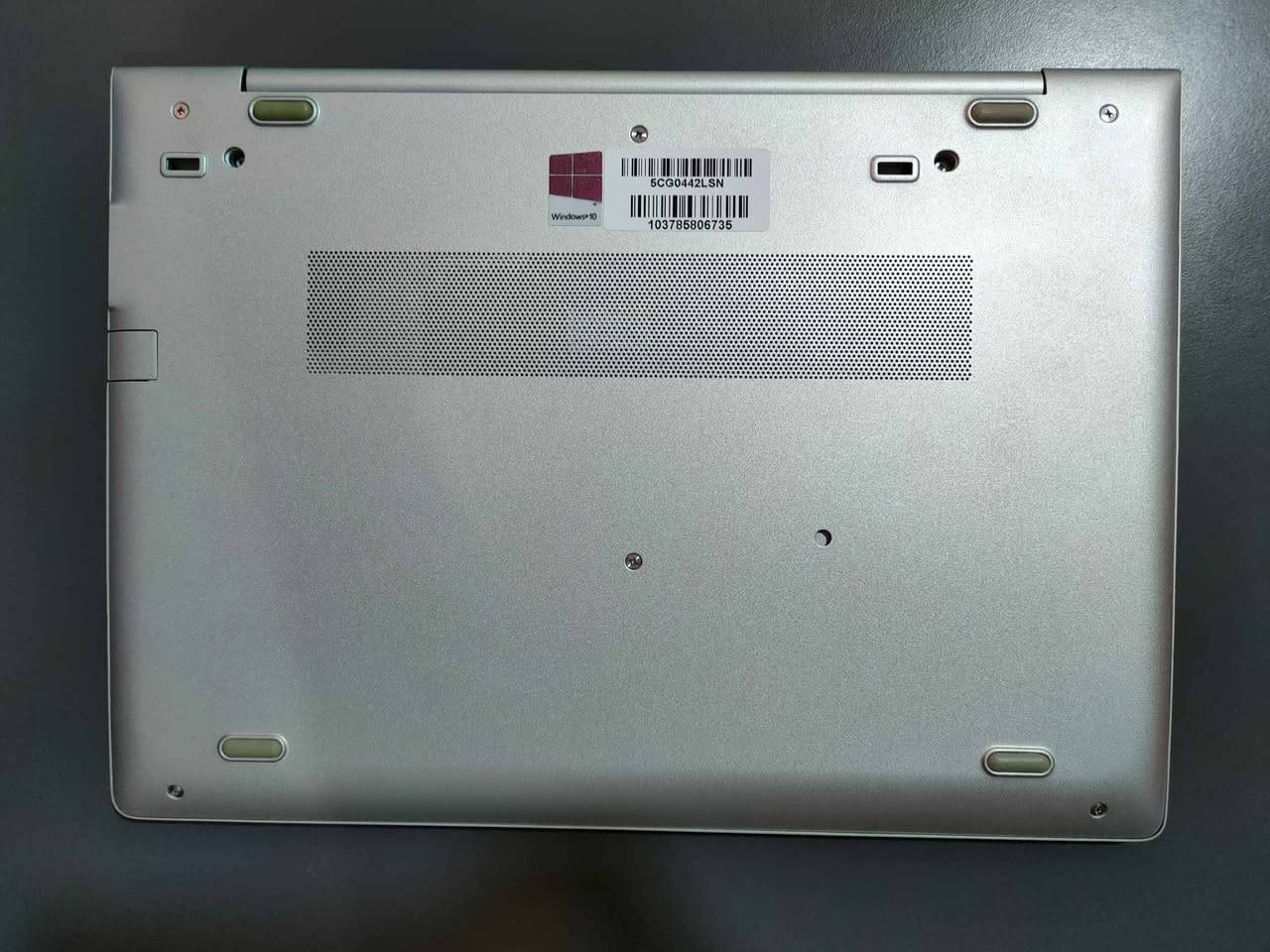 لابتوب HP ELITE BOOK 
....... 
المواصفات 
Processor : intel core i5-8365U
Installed RAM : 16 GB
Storage : 238 GB 
System : Windows 11 Pro
Screen: 14 inch

الجهاز مستعمل قليل جدا ونضيف و خفيف الوزن 
......
مواصفات اضافية 
1)  كيبورد عربي و انجليزي و الكيبور فيه اضاءة 
2) بصمة وجة و بصمة اصبع 
3) سبيكر امامي على طول الجهاز 
4) بطارية تدوم 3 ساعات و اكثر
5) شتر كامرة 
...............
السعر 350 الف قفل 
عنواني البصرة مركز البصرة 
الشراي يتفضل واتساب *********** Singapore
