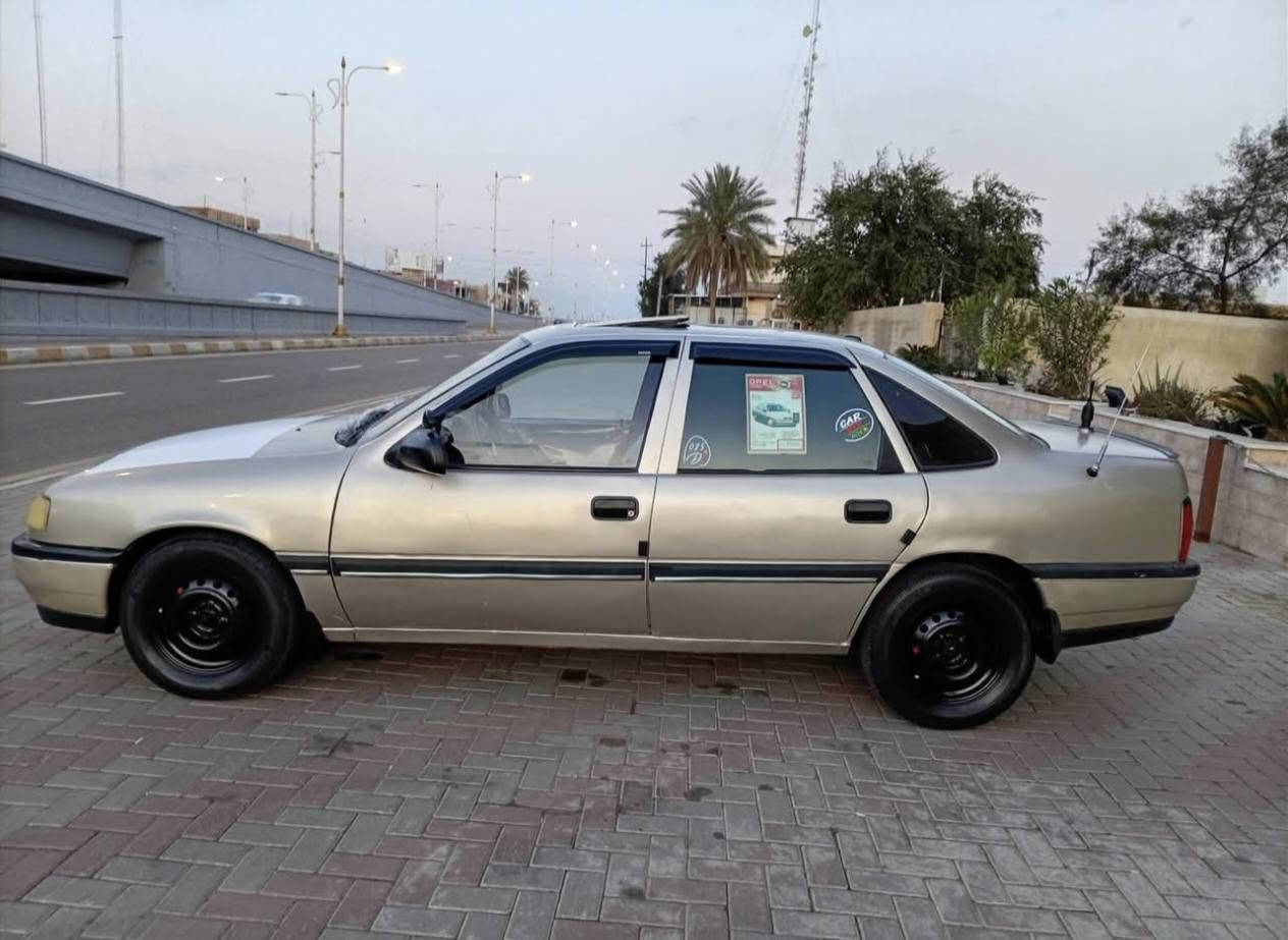 اوبل فكترا 20 للبيع كير ومحرك وصدر وتايرات كلها شرط سياره شغل واطلع للاستفسار اتصال او واتساب 
***********
