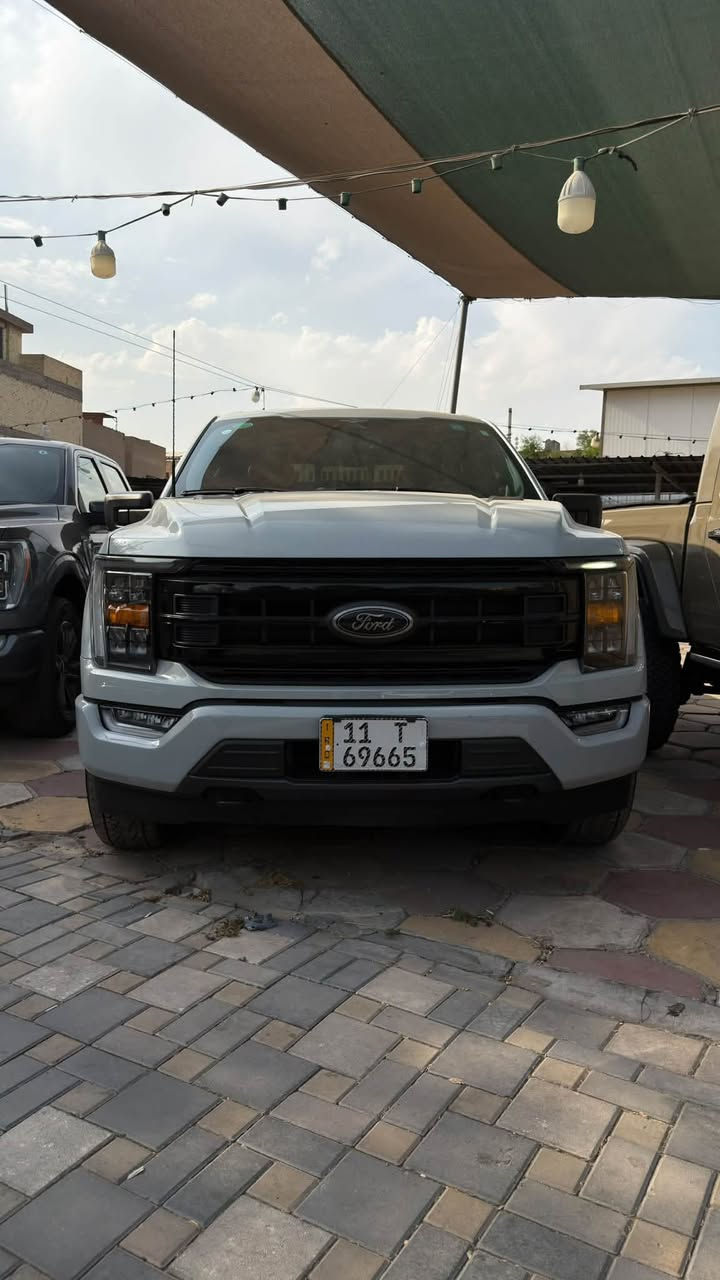 السلام عليكم
F150
xlt
موديل2023
سيارة كلين جديدة تحويل مباشر بأسمي 
الممشى 32000 كيلو 
عنواني بغداد الجادرية 
السعر 36000$ 
اي استفسار ***********

