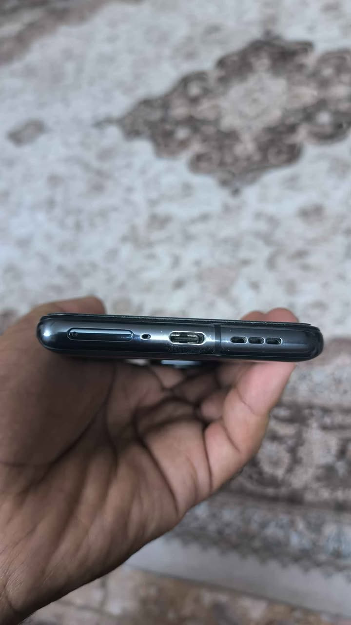 Black shark 5 Pro
Global 
2 sim
Zor xawen
256GB
Ram 12 GB
Kaml ashya
450 hazar w majal
Gayandn haya bo hamu shwene
***********
.........
بلاك شارك 5 برو
نسخة عالمية دبل سيم
نضيف جدا 
مكفول
كامل ملحقات 
ذاكرة ٢٥٦
رام ١٢
مكاني كركوك
توصيل متوفر لكل عراق
*********** كركوك, العراق
