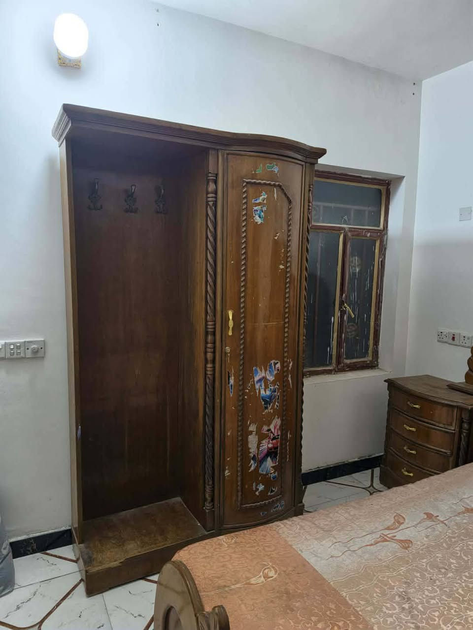 السلام عليكم غرفه للبيع 700 المكان بغداد حي العامل
