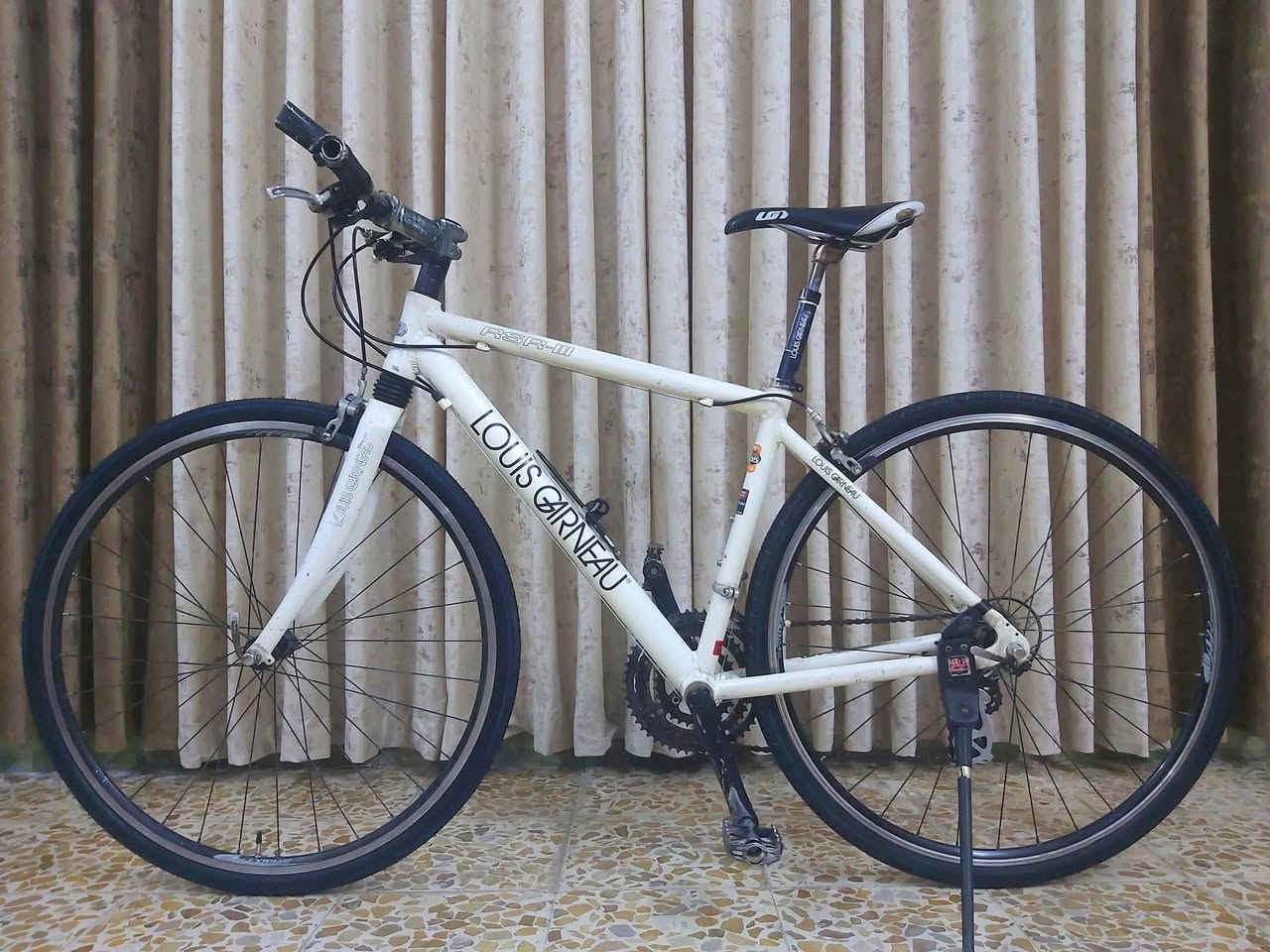 دراجة نوع 700c ماركة LOUIS GARNEAU لويس كندي غني عن التعريف لشة مضلعة نظافة 90/%

معدن فول المنيوم 

                      ماشة المنيوم صب
 
                                           سستم شيمانو ما عده العكرب

كيورة سحب دفع شاشة
 
                                  دشالي 3امامي 8خلفي 

نظافة الويالة كمبليون 

                     ركبة وستيرن وسرج وبوري سرج ختم لويس

السعر 160الف وبي مجال 

((العنوان/بغداد/البلديات)) رقم الهاتف ***********
