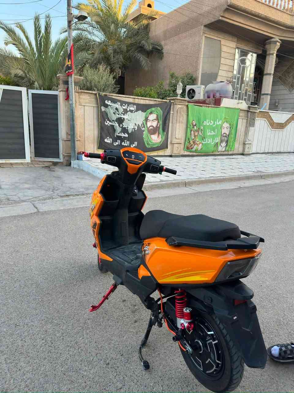 السلام عليكم دراجة شحن نوع سكنس بطاريه ليثيوم دارجة جديده بيها ملاحظات بل كفرات عنواني بغداد العبيدي للاستفسار ***********
