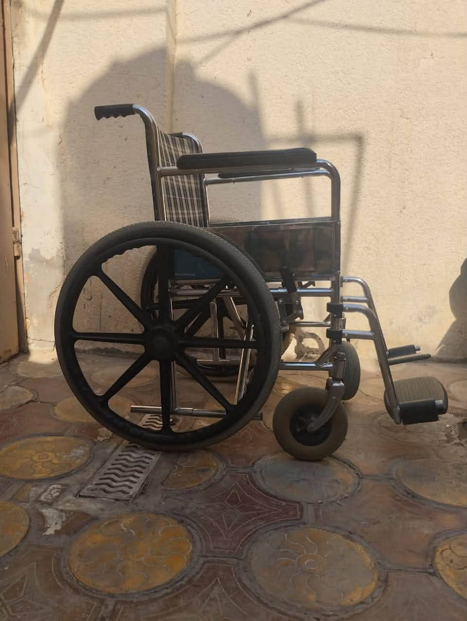 عربانه مال معاقين استعمال قليل

سعرها ١٢٠ وبيها مجال 

عربانه نضيفه تايرات نفخ 

مكاني نجف حي الميلاد
تواصل واتساب 👇🏻👇🏻👇🏻👇🏻

***********
