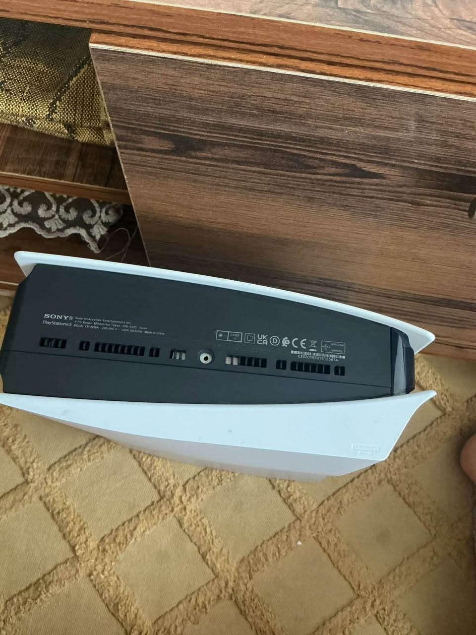 السلام عليكم للبيع بلايستيشن5 مستعمل نظيف جدا 

🎮ملحقاته كامله 
ملاحظه جهاز نظيف مابدل ولا قطعه مامفتوح أبدا مع جوستك وحده فقط 
للرقم  ***********
او مراسله ع خاص
السعر 750مكان بغداد
