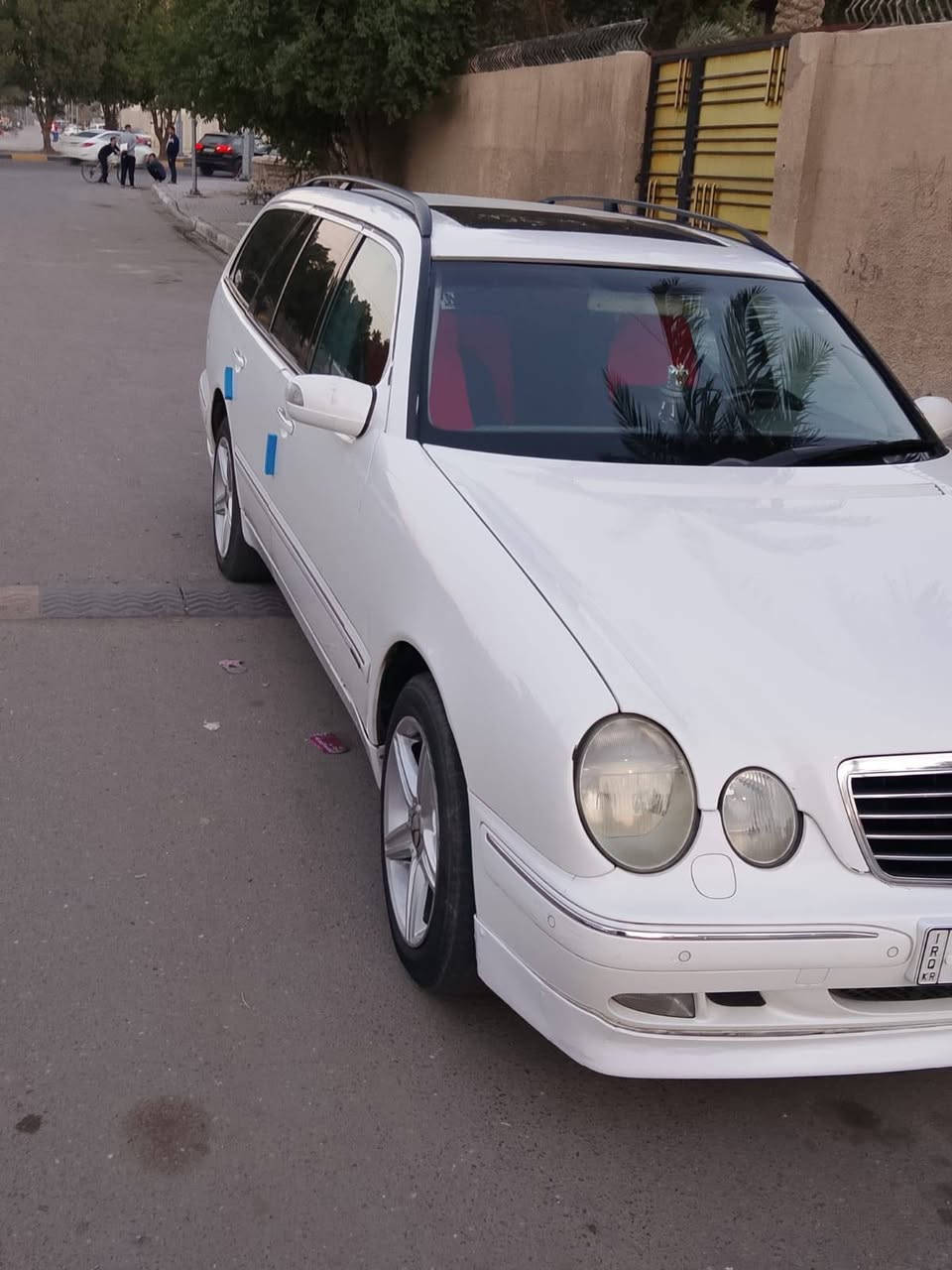 سلام عليكم
مارسدس ام عيون موديل 2001 

استيشن 7 راكب 

مكينه V 6 سلندر 

كير حداديه خير من الله 

تبريد قطعتين 

رقم دهوك سنويه جديده تحويل وقت ما يعجبك 

 موقع البصره وسعره 100 وبيهة مجال

 ***********
