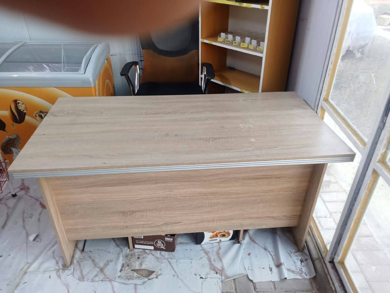سلام عليكم غراض البيع سلات جبس وعارضه بطحيه وميز وكرسي مكاني بغداد الحسينيه مال الراشديه  اني مكلف بلنشر رقم صاحب الغراض ***********

