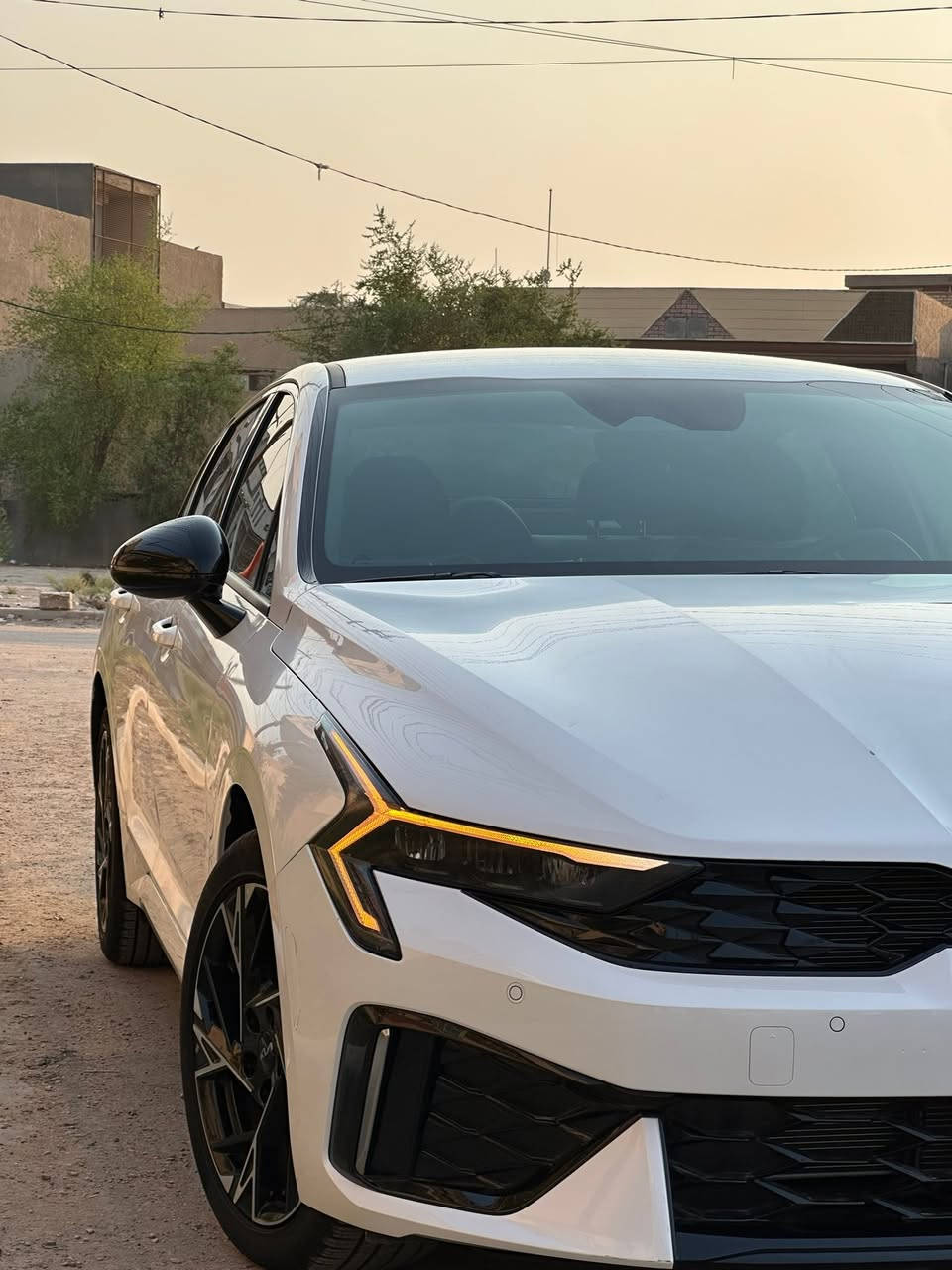 بسم الله الرحمن الرحيم 
سلام عليكم 
هاي الحلوه للبيع k5 2025 وارد امريكي Gt line 
سياره جديده احلى من الصور عليها نصبه كلش حلوه 
فول مواصفات عده البنوراما 
بصمه ترحيب 
رادارات 360 
تحكم سترين 
تثبيت مسار 
تحديد سرعه 
فول للأخيرة بس نقصها بنوراما 
سياره حلوه 
ماشيه 2000 mi فقط 
محرك 2500 تنفس طبيعي 
حادثها بنيد مبدل نفس اللون بدون صبغ 
سياه جديده 
تبريد لا تسولف عنه ثلج تجي وتشوف 
وبيها سونار السياره 
كفاله كير ومكينه بعدها بدهن الشركه 
اليحب يتواصل : *********** واتساب 
مكان السياره بابل .✨
