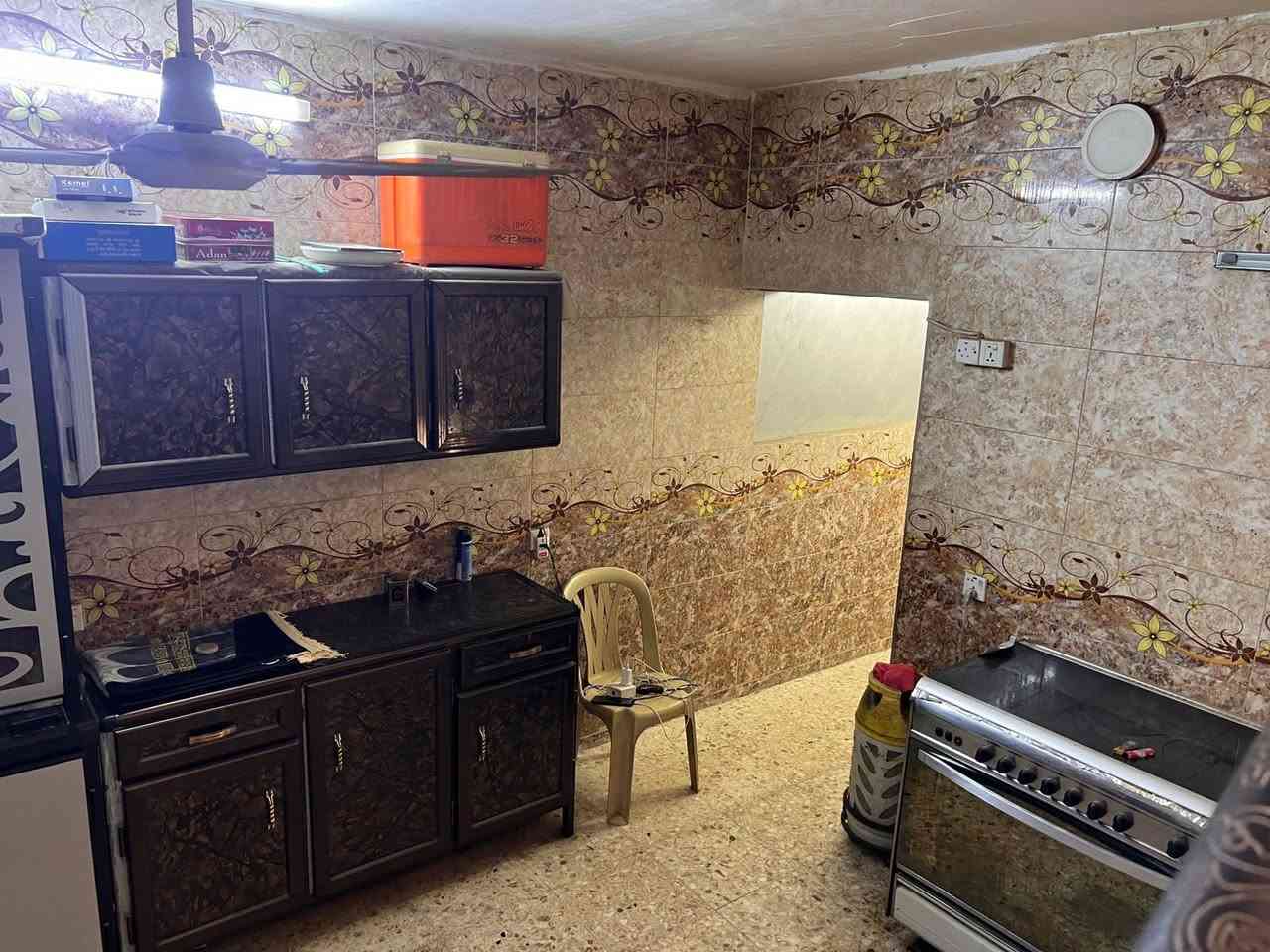يالله مشتمل 90متر للبيع 
مدخلين استقبال ومطبخ
ثنين نوم 
منور خلف البيت 
ومنور داخل البيت 
حي جهاد الامانه 
شارع هادئ 
فقط واتساب
***********
