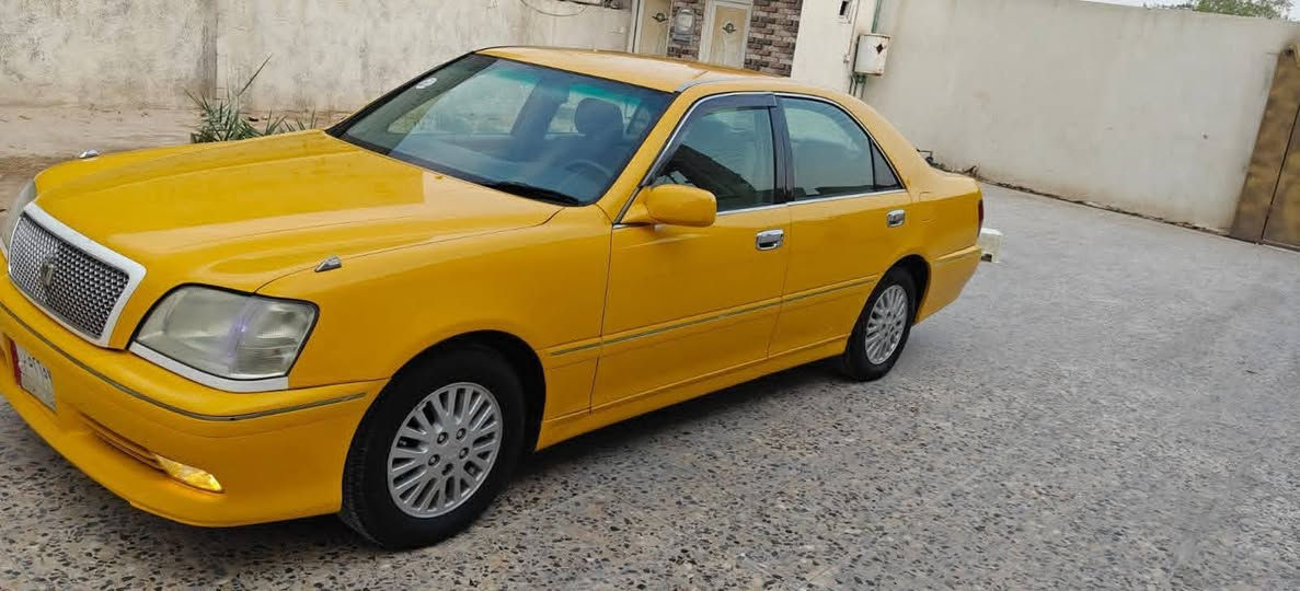 السلام عليكم كراون جنون للبيع موديل 2000 نقل ومكصوص فماره وجنطه شاصي بطه142 مكفول من الغرامه.والهيه.سنويه عظم منتهيه2022.راعي موجود. محرك وكير وحداد تمام عنوان البصرة .تلفون ***********.راجانا.بعد لحد يسلني عن التفاصيل السعر45
