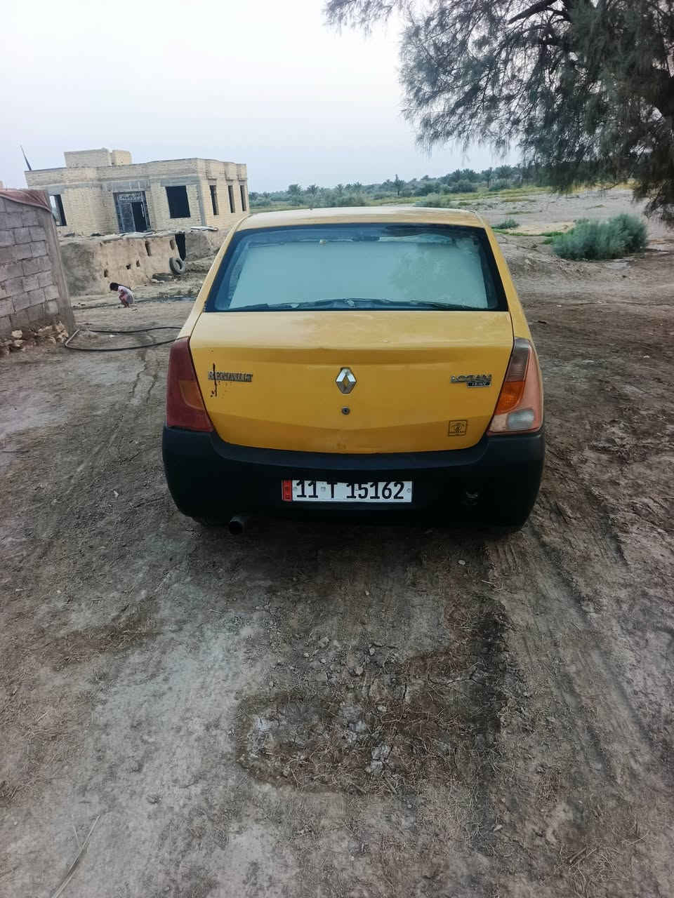 سلام عليكم رينو لوكان موديل ١٠  وباقي التفاصيل على هذا رقم ***********
